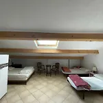 Mes Dans La Garrigue