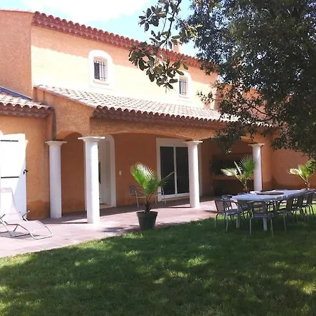 Mes Dans La Garrigue