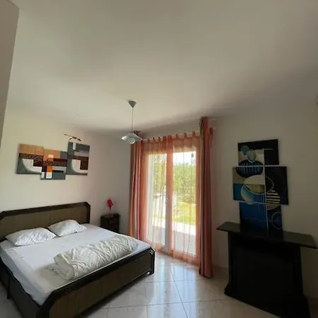 Mes Dans La Garrigue Villa Vacquières